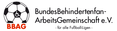 Logo der BundesBehinderten-Arbeitsgemeinschaft e.V. mit einem Fußball, in dem ein Rollstuhl abgebildet ist. Darunter steht der Schriftzug "BBAG - für alle Fußball-Ligen".