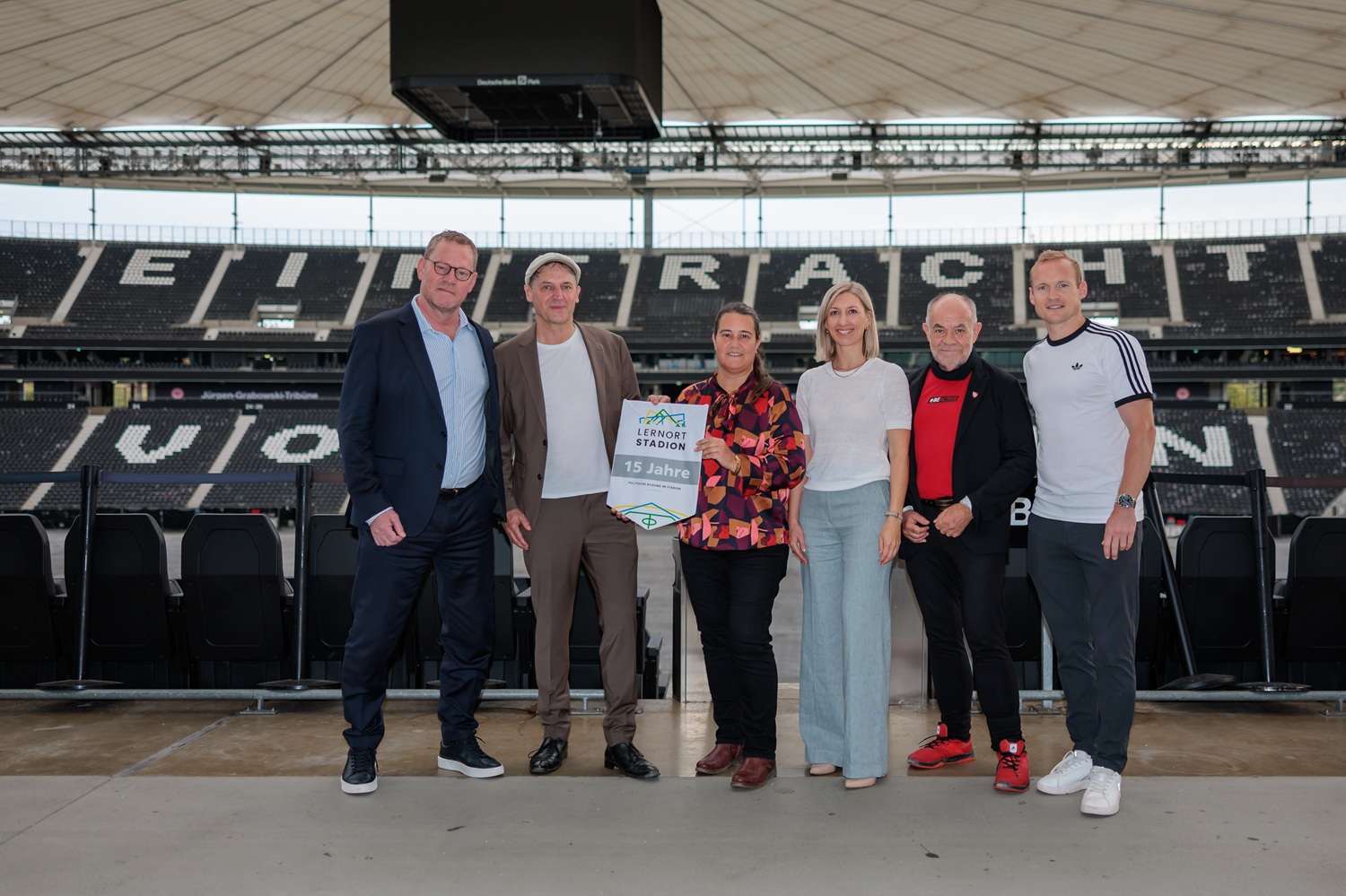 Demokratiebildung im Stadion: 15 Jahre BildungsArena Eintracht Frankfurt