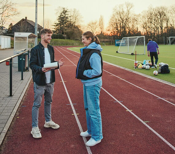 Foto von zwei Menschen aus dem Projekte TeamKickers
